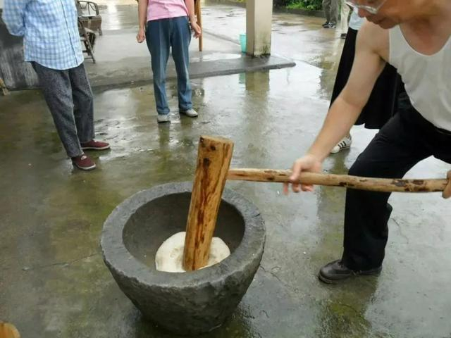 客家农村“踏碓”，你还记得吗？|碓臼|石臼|空间|麻石|双手_新浪新闻