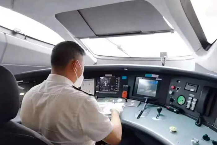 杨勇生前工作照。