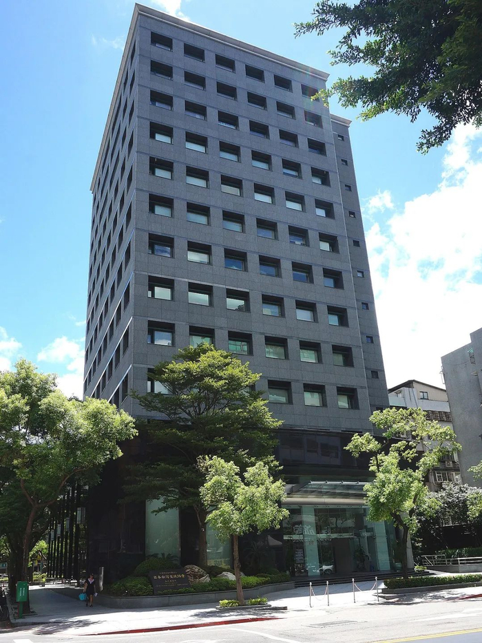 图为“日台交流协会”台北事务所所在的通泰商业大楼。