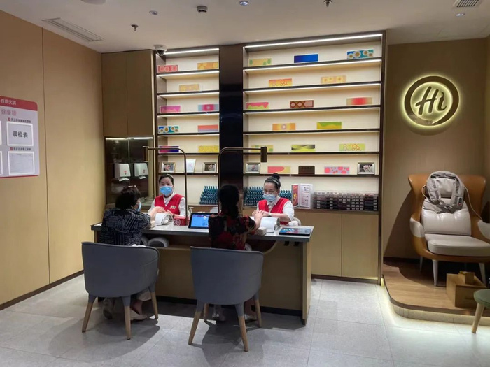 在上海，海底捞部分门店恢复正常