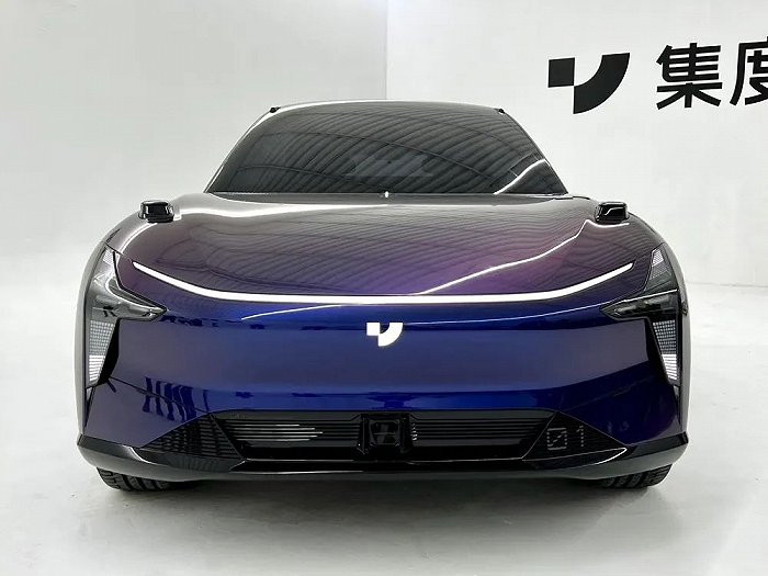 ▲ROBO-01的车头设计