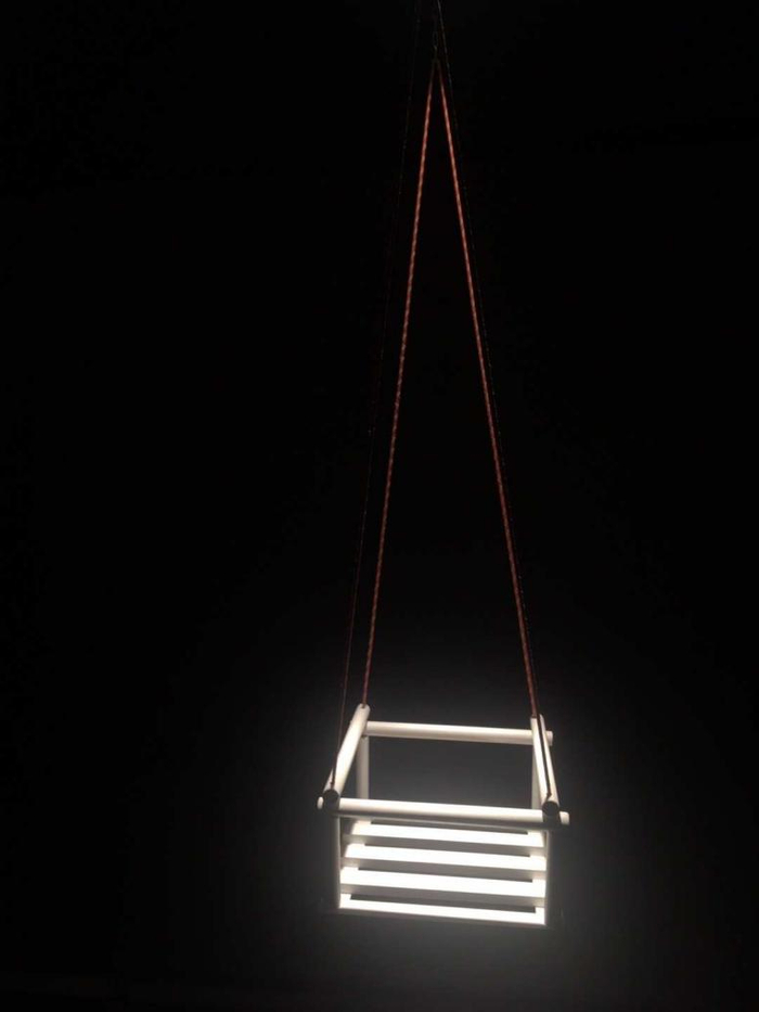 波黑战争期间，孩子们玩过的秋千。陈列于萨拉热窝战争儿童博物馆。刘苏 摄于2019年