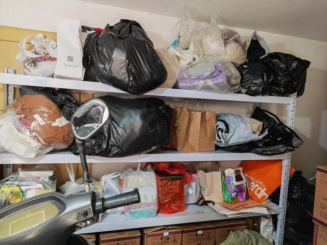 胡万昌的“假货仓库”一角。澎湃新闻记者 谭君 图