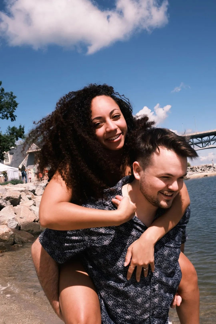 德斯蒂尼·帕塞拉和尼古拉斯·德里斯科尔