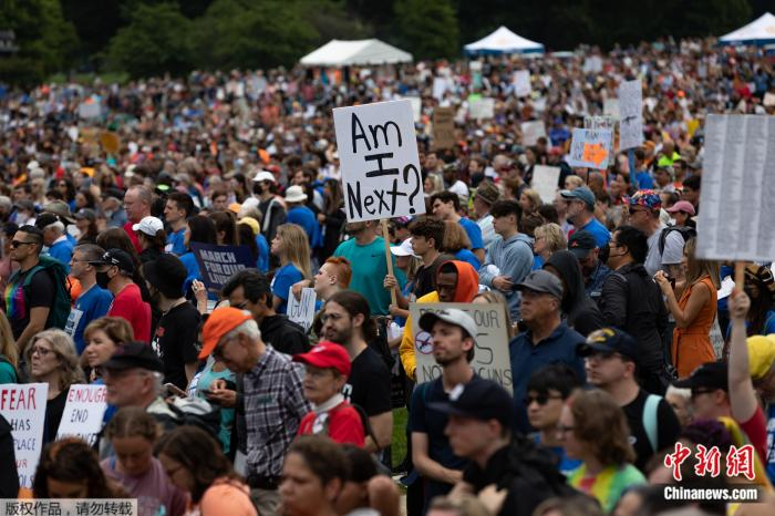 　资料图：当地时间6月11日，美国发生全国性控枪游行。