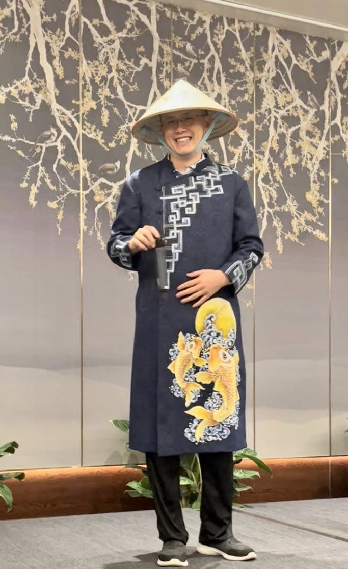 赵长鹏在越南 图/赵长鹏推特