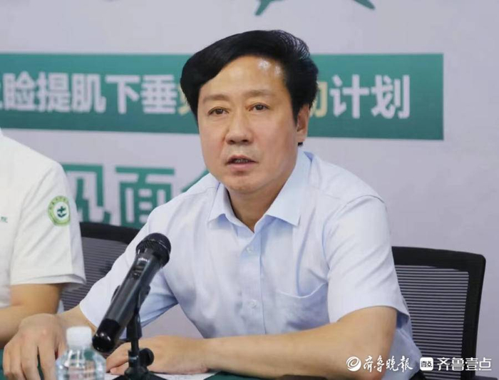 提肌下垂免费公益救助计划专家团团长何林及苏雪莲,刘庆峰等专家出席