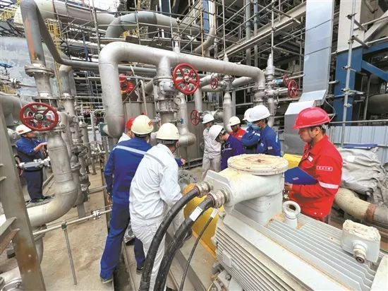 操作人员测温测震，以保证油运稳定