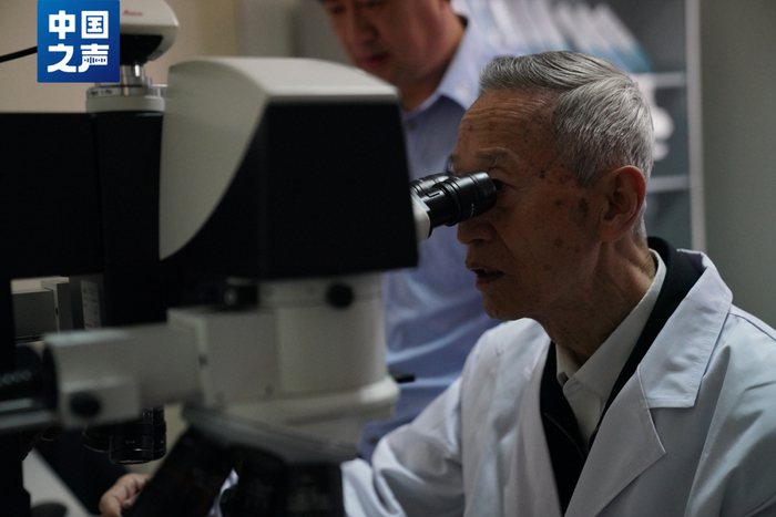 △工作中的崔道植