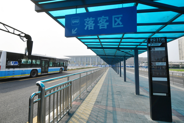 北京丰台站南侧设有公交站，与丰台站相距约200米。&nbsp; 新京报记者&nbsp;王贵彬&nbsp;摄