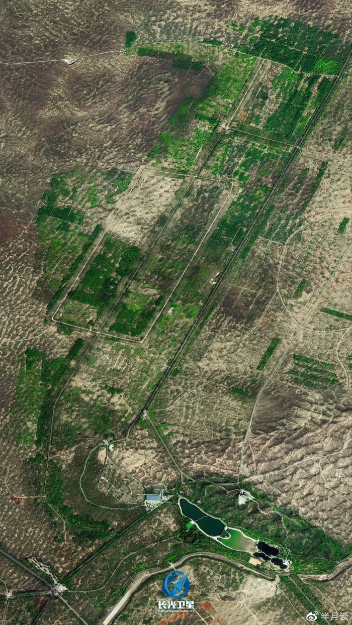 2021年11月1日宁夏灵武白芨滩国家沙漠公园卫星图