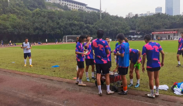 重庆铜梁龙在训练中 记者赵映骥 图