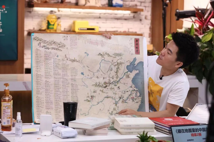 董宇辉在直播间 受访者供图