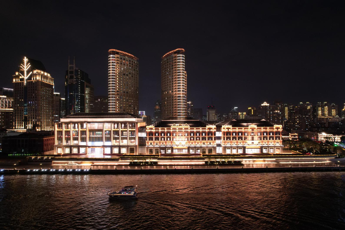 世界会客厅夜景。图片来源：上海久事集团