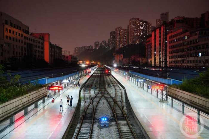 △安静下来的菜园坝火车站