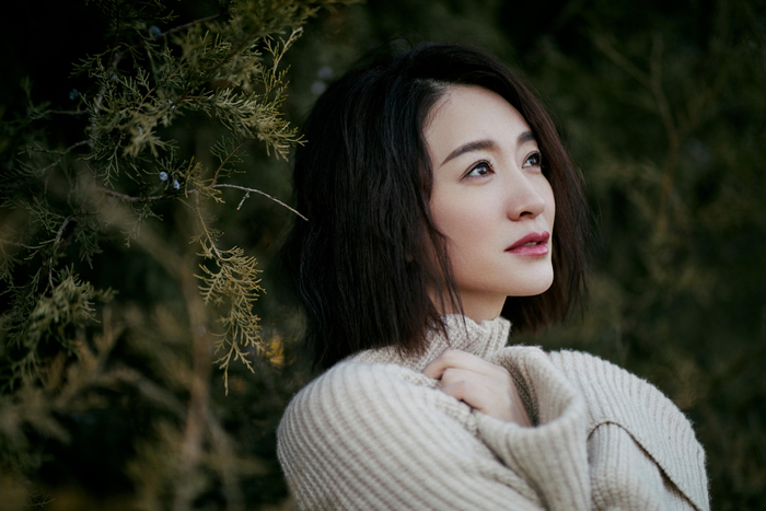 李小冉说，她从没有年龄焦虑，反而这些年遇到的角色比以前更丰富了。  受访者供图