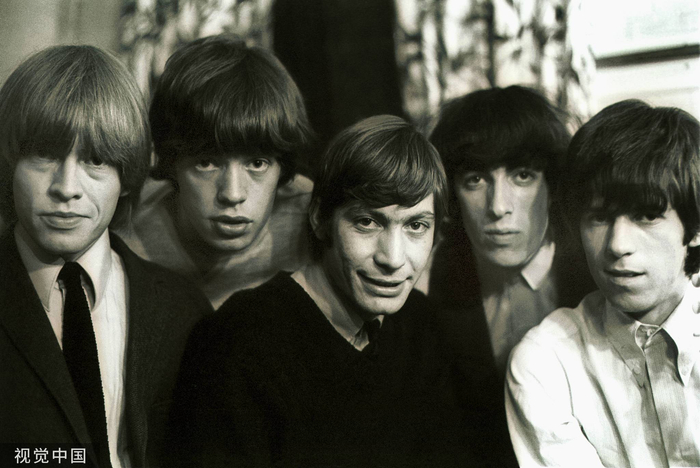 1969年，英国“滚石乐队”成员合影 视觉中国 资料图