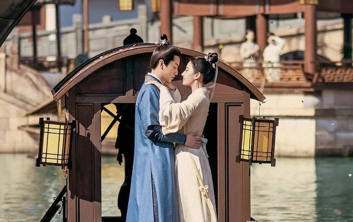 商人赵盼儿和高官顾千帆的身份差隔是剧情的一大看点