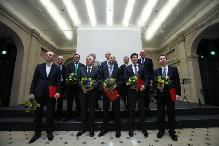 　　德国科学基金会2015年3月3日举行当年度德国科研最高奖“莱布尼茨奖”颁奖仪式。新华社记者张帆摄