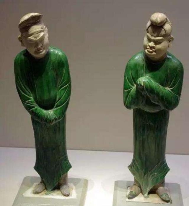 唐代绿釉参军戏俑 国家博物馆 图片来源：网络
