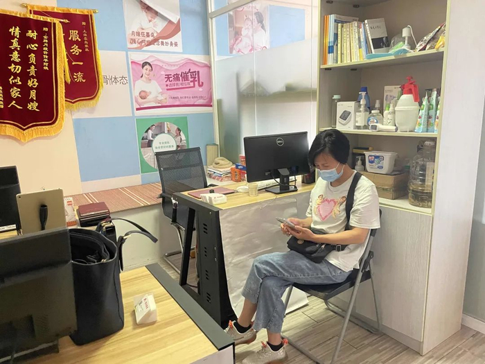 等工的刘晓静。本文