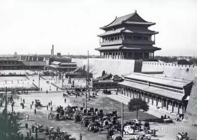 1917年,正阳门城楼东南面，民初拆除瓮城改造后。