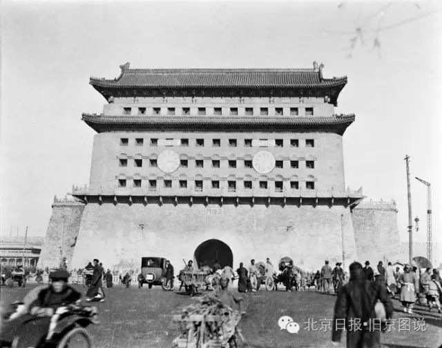 1917年正阳门箭楼南面。