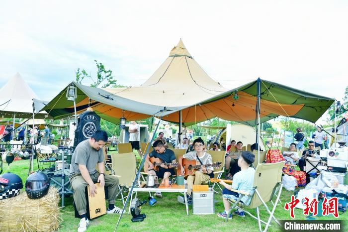 2022首届长三角露营大会活动现场。　谈玉坤 摄