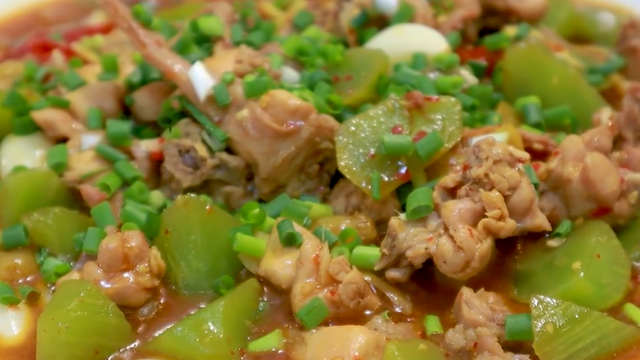 四川特色山椒兔的家常做法，肉质鲜嫩开胃下饭，没出锅都咽口水了