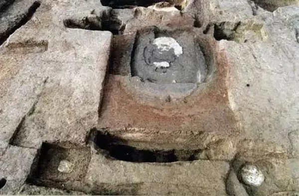 鲁山望城岗汉代冶铁遗址