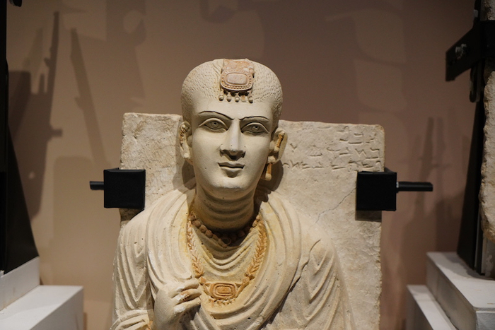 罗马时期 石灰石墓葬雕像