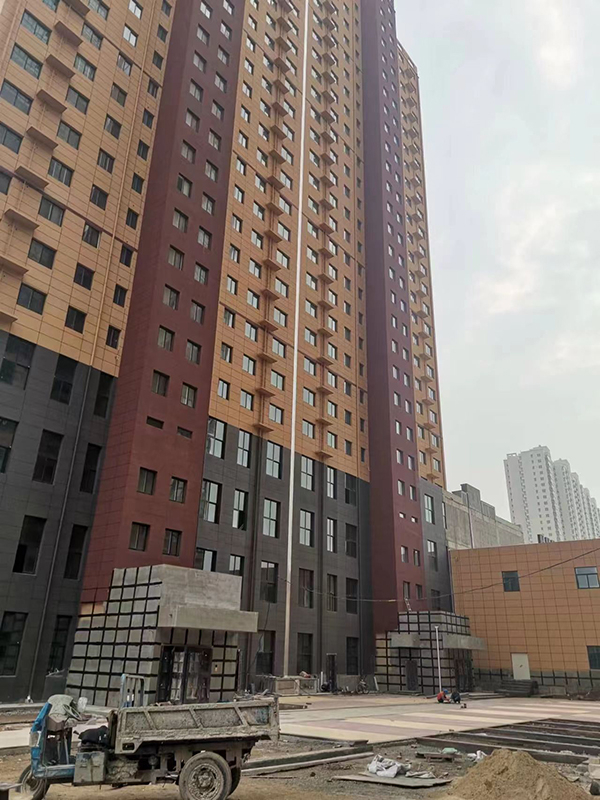 成国右岸小区16号楼。受访者供图