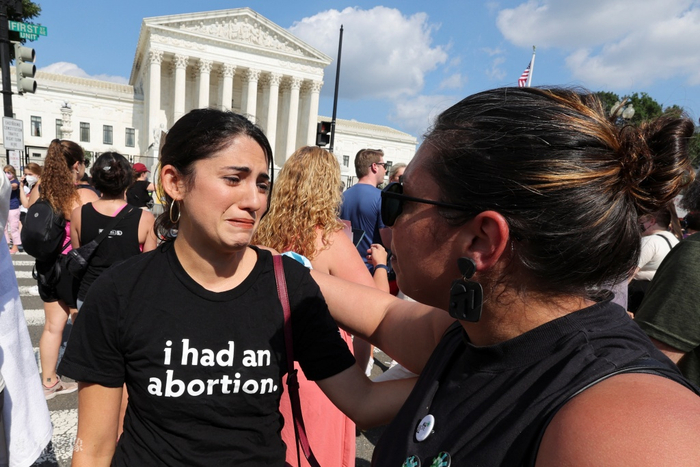 美国堕胎权支持者痛哭（资料图）