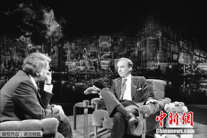 　年轻时的默多克