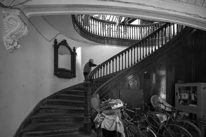 上海摄影师、史料记录者席子镜头里的张园生活场景。