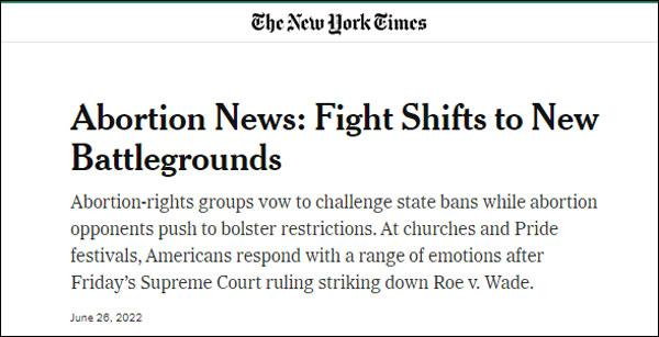 纽约时报报道截图：在周五最高法院裁决驳回“罗诉韦德案”后，在教堂和骄傲节上，美国人以各种情绪回应 