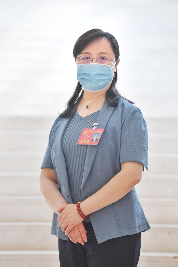 图为北京市第一六一中学党委副书记、校长吴伟东。 新京报记者 李木易 摄