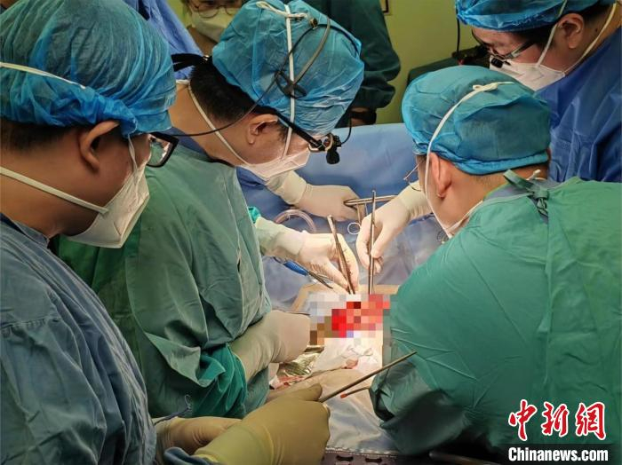 手术直播云端展示。　上海仁济医院供图