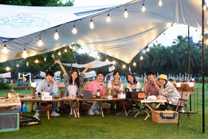 《花儿与少年4》的常驻嘉宾