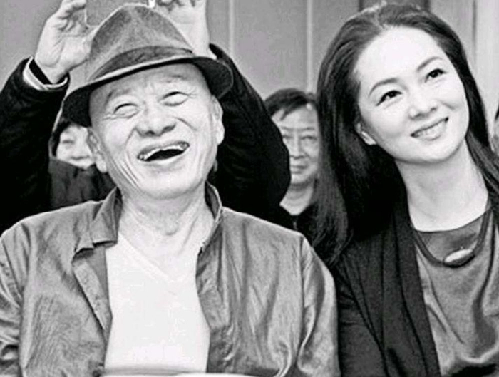 知名主持人凌峰：29年婚姻有泪水,77岁隐居泰国,与家人很少联系