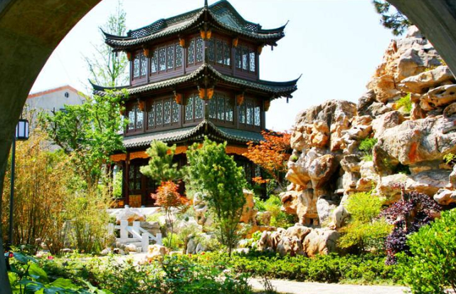 京剧大师梅兰芳的中国首部彩色电影《生死恨》75年前的今天开拍