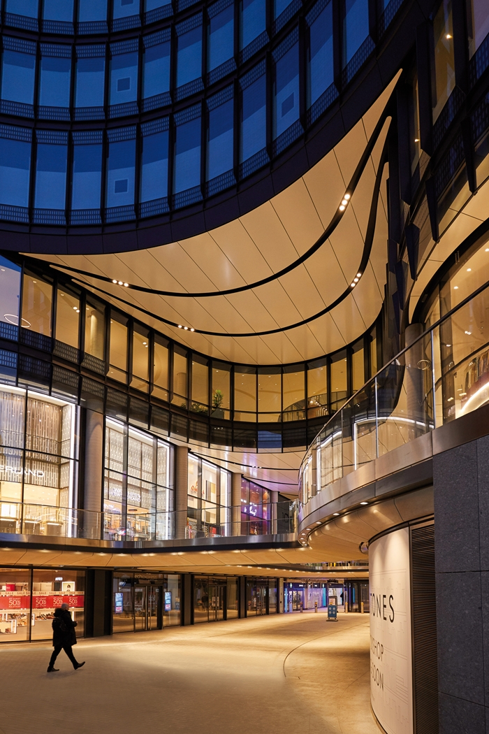 利物浦街 100 号