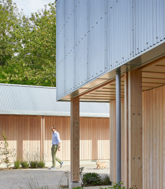 爱丽丝山楂酒吧