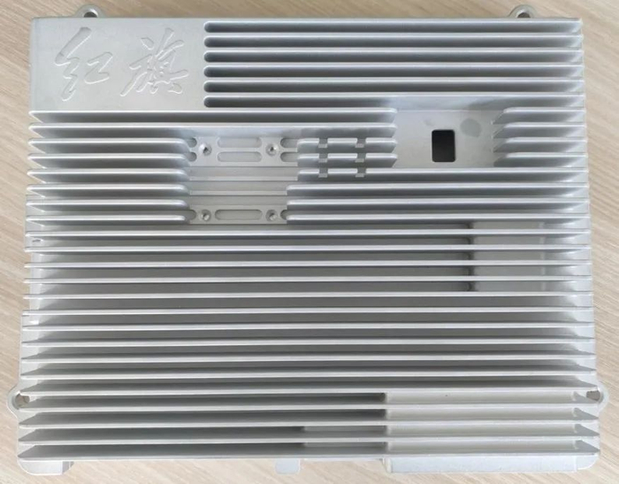 搭载黑芝麻智能华山二号A1000芯片的红旗芯算一体化自动驾驶平台