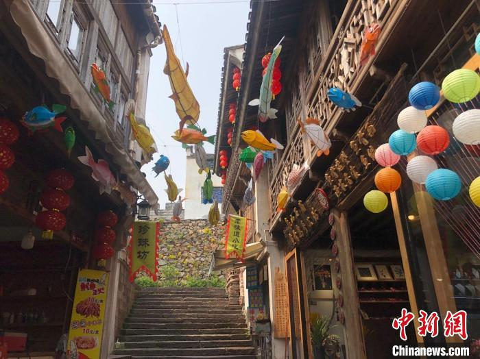 象山石浦渔港古城一景。　林波 摄