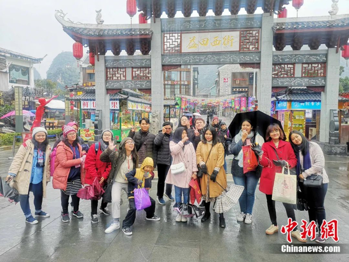 2019年，印尼玛琅国立大学孔子学院学生赴华冬令营时留影。中新社发 受访者 供图