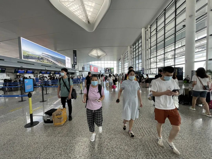 7月3日中午，宁波栎社机场T2航站楼