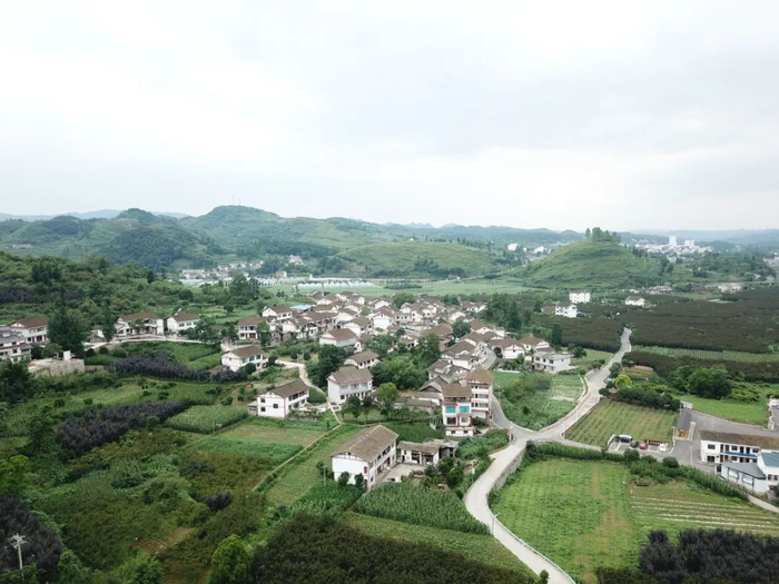息烽养龙司镇堡子村