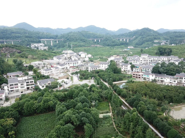 息烽永阳街道猫洞村村貌