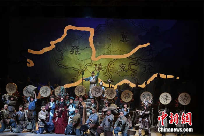 戏剧《大禹治水》。中新社发 杨艳敏 摄